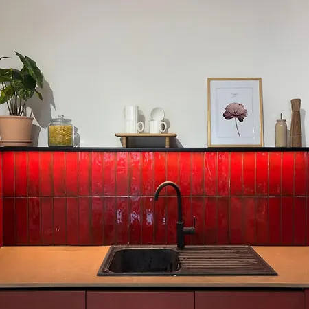 Seaview With Pool & Parking Appartamento Larnaca