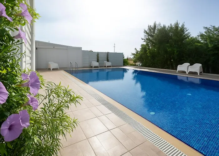 公寓 Seaview With Pool & Parking 拉纳卡